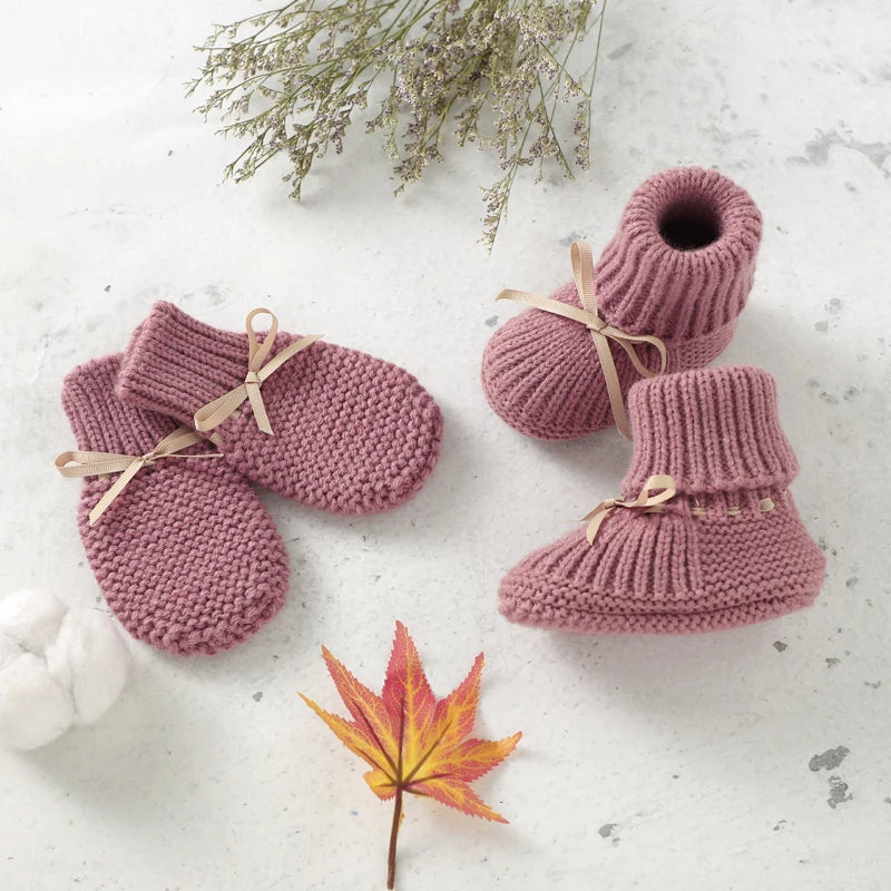 Saashi Knit Baby Shoes and Gloves Set for Newborns