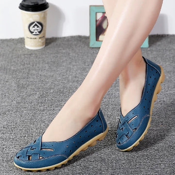 Saashi Women's Plus Size Genuine Leather Hollow Loafers Casual Flat Moccasins Shoes.