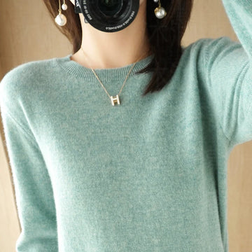Saashi Women's Cashmere Crew Neck Knitted Sweater