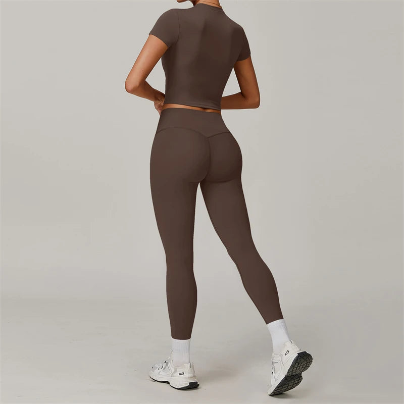 Saashi 2-Piece Yoga Set – Short Sleeve Crop Top & High Waist Leggings