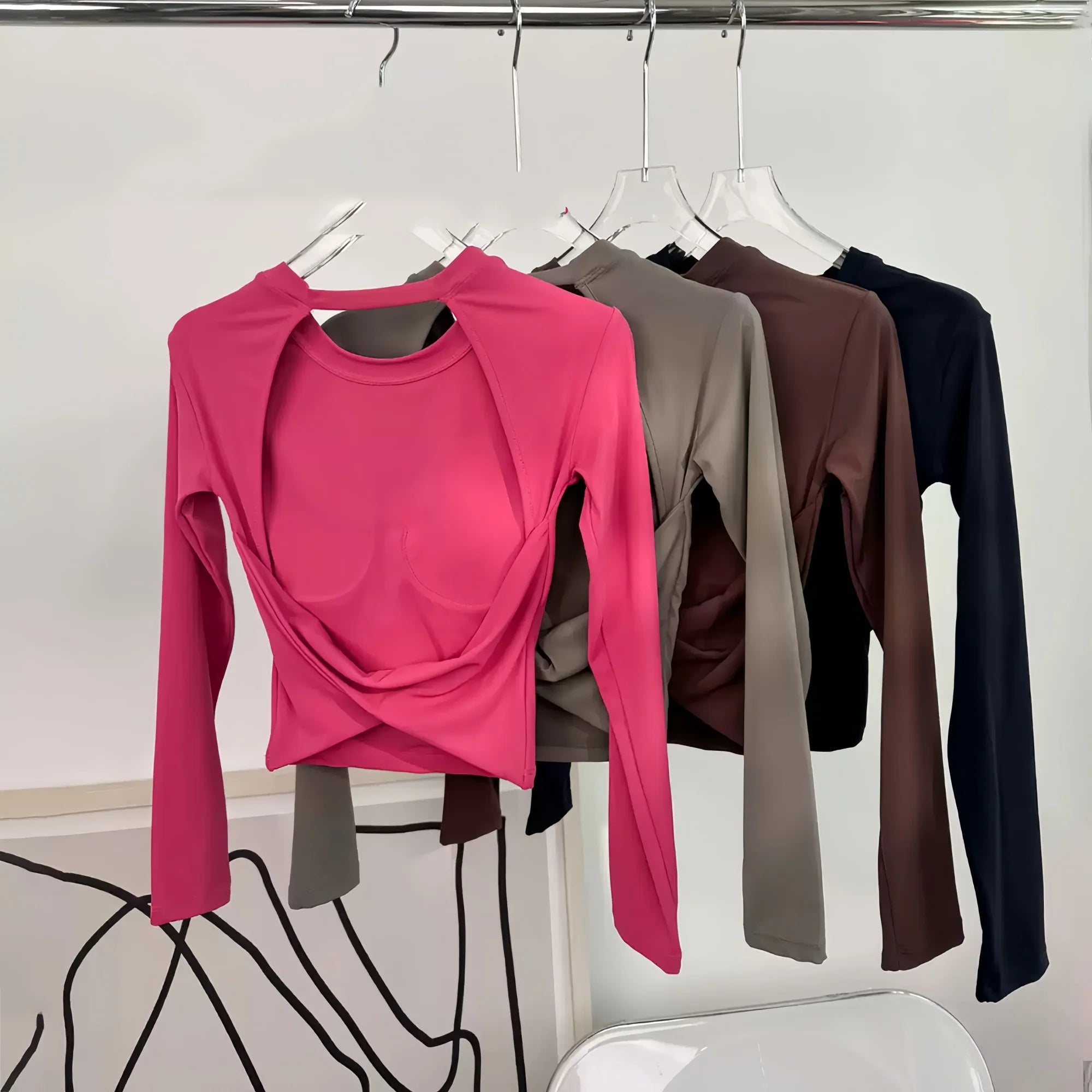 Saashi Women's Long Sleeve Yoga Top: A Fixed-Style, Backless Workout Sports Bra