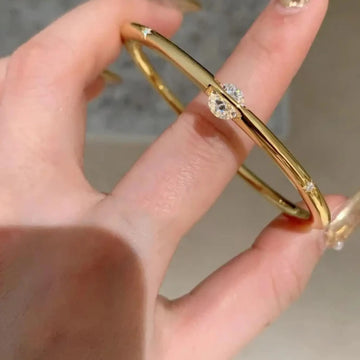 Saashi Zircon Star Bangle Bracelet