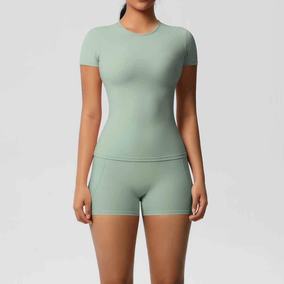 Saashi 2-Piece Workout Set – Yoga Shirt & High Waist Fitness Shorts