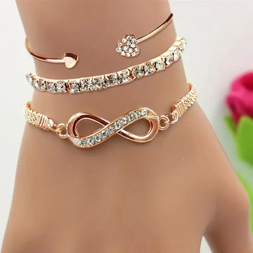 Saashi Crystal Heart Bracelet Set