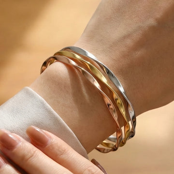 Saashi Tri-Color Twisted Bangle Set