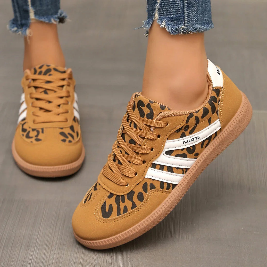 Saashi Slip-On Casual Sneakers