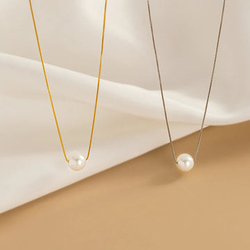 Saashi Mother of Pearl Pendant Necklace