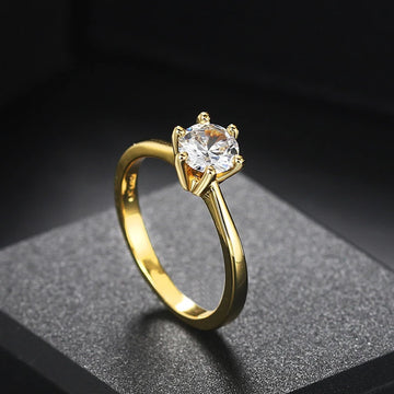 Saashi Classic Zircon Engagement Ring