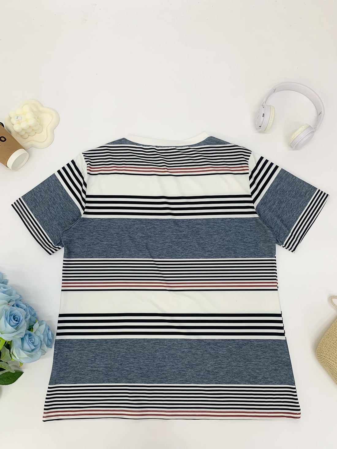 Saashi Plus Size Striped Knit T-Shirt for Women Casual Round Neck Top with Decorative Buttons