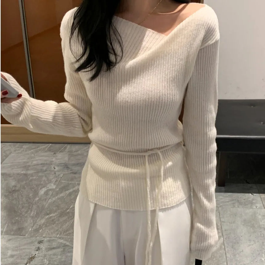 Saashi Belted V-Neck Knit Sweater Top