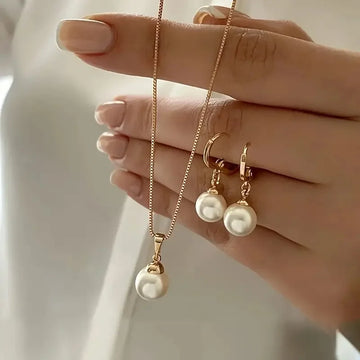 Saashi Pearl Pendant Jewelry Set