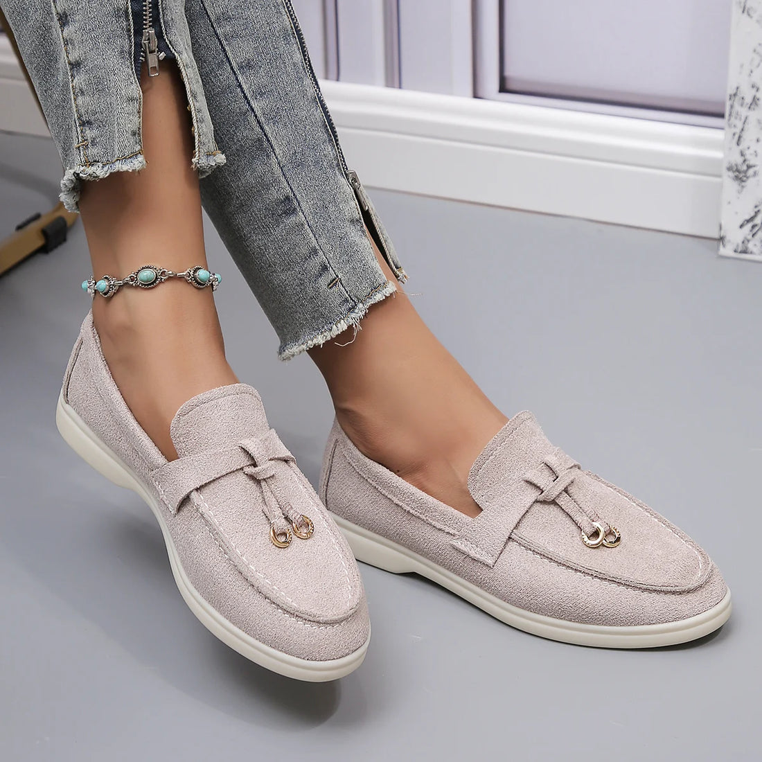 Saashi Women's New Soft Leather Retro Thick Sole Flat Bottom Comfortable Shoes.