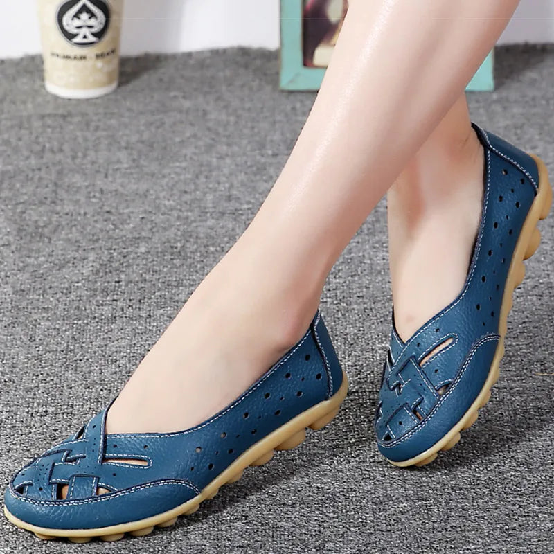 Saashi Women's Soft Leather Loafers, Casual White Flat Shoes with an Elegant Design