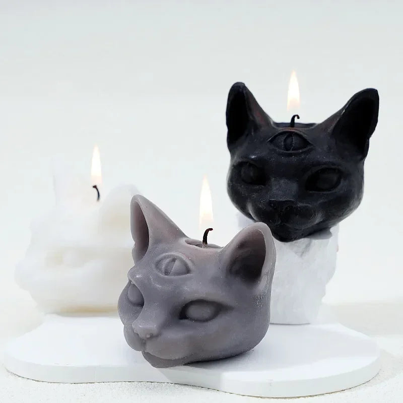 Saashi Three Eyes Gothic Cat Scented Soy Wax Candle for Halloween Decor.