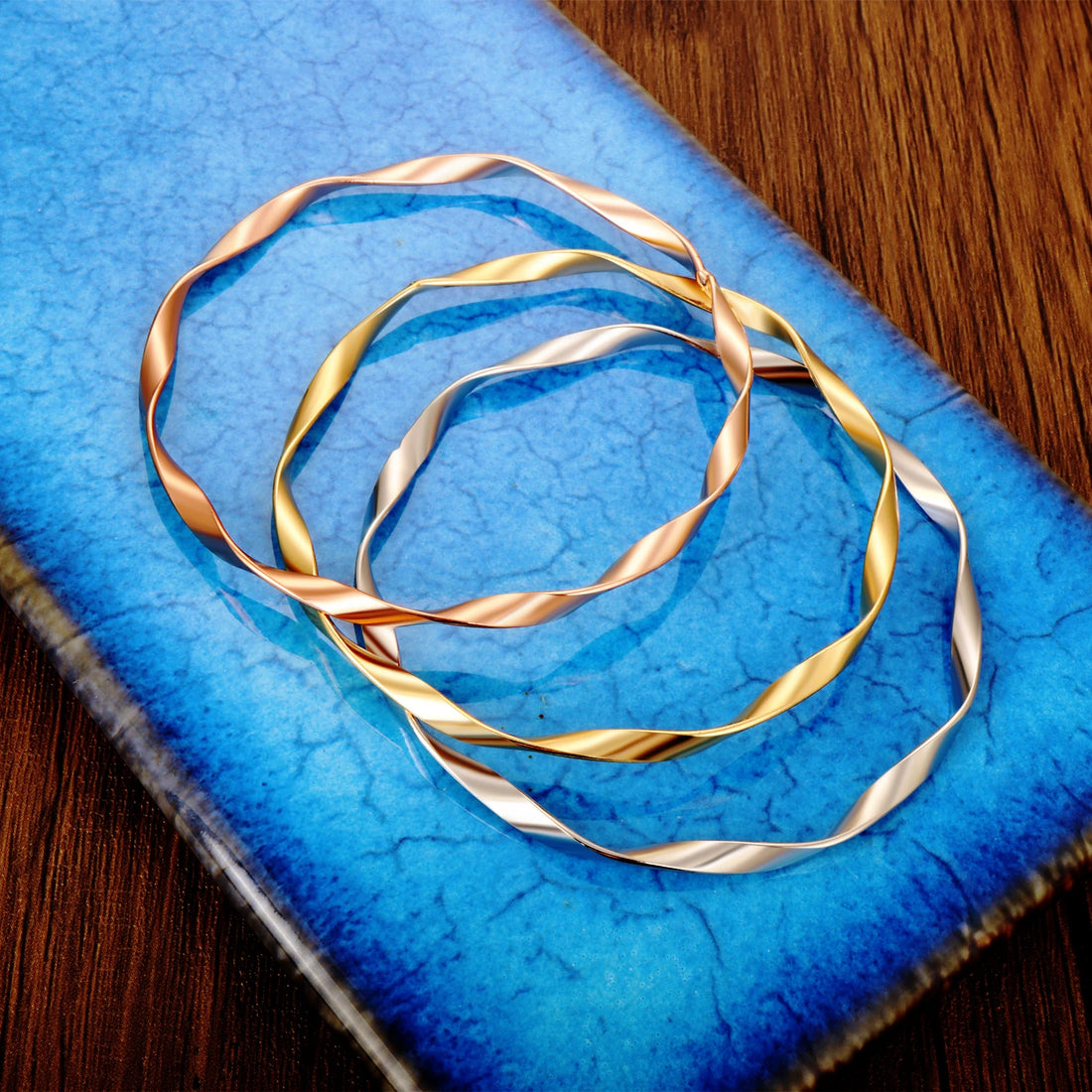 Saashi Tri-Color Twisted Bangle Set