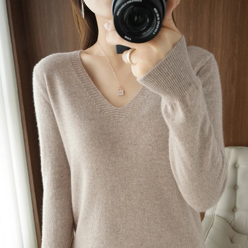 Saashi Lace Neck Knit Sweater
